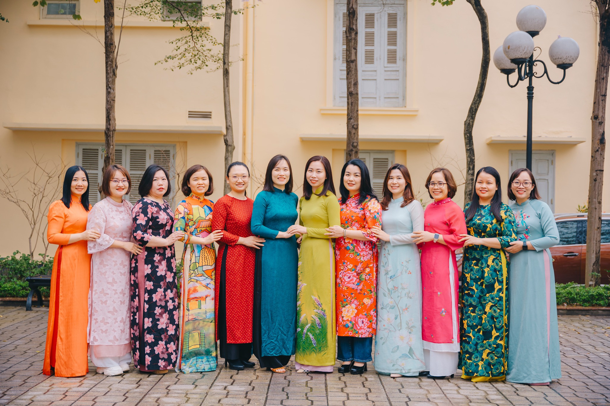 TÔN VINH PHÁI ĐẸP - CHÚC MỪNG NGÀY PHỤ NỮ VIỆT NAM 08.03