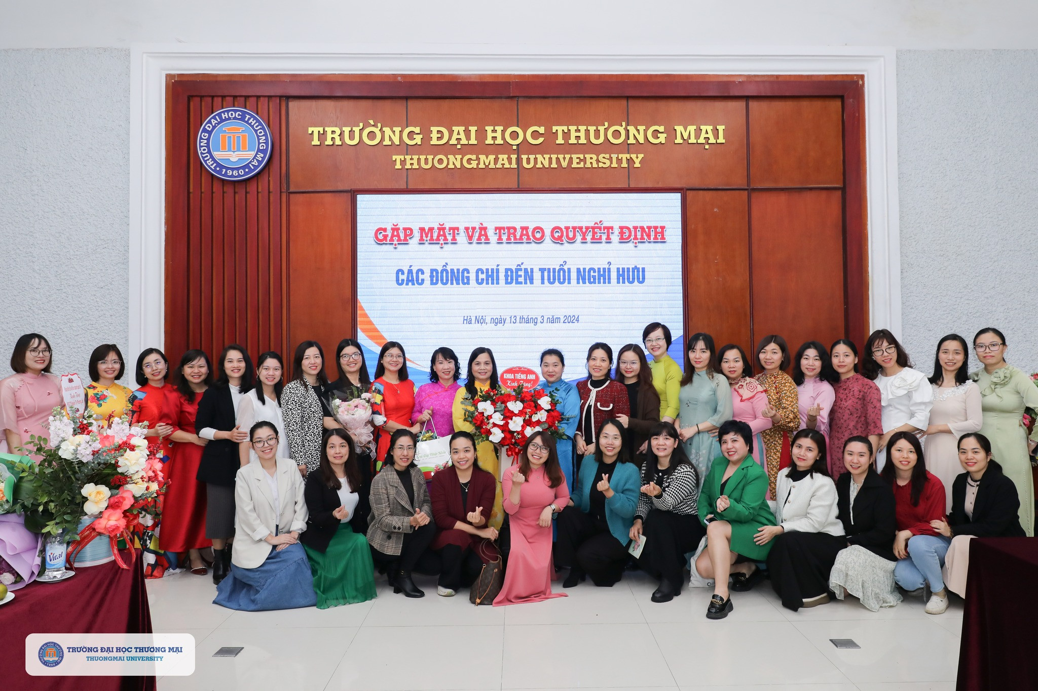 Gặp mặt thân mật và trao quyết định nghỉ hưu cho TS. Nguyễn Thị Thanh Huyền