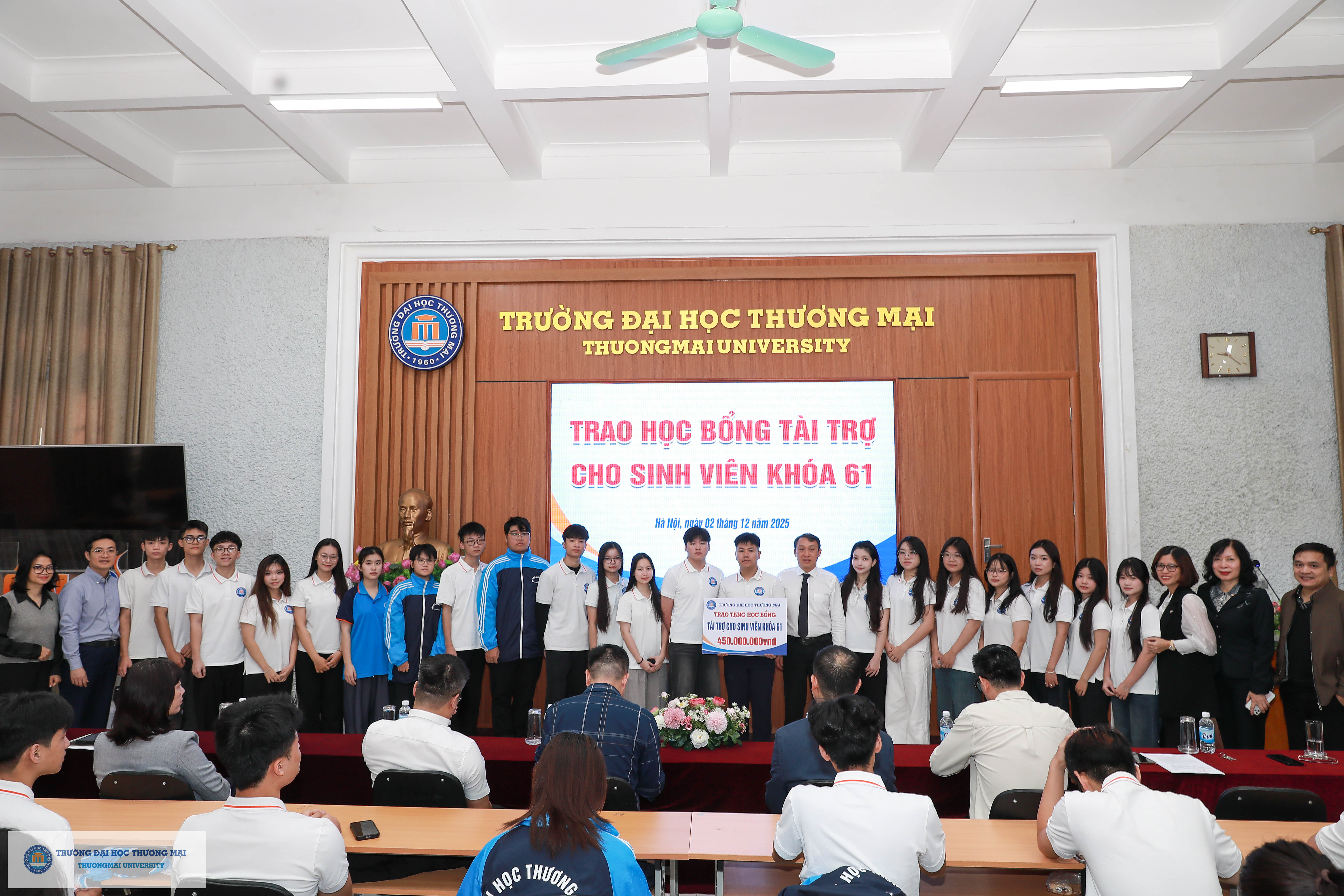 Chương trình Trao học bổng tài trợ cho sinh viên Khóa 61, Trường Đại học Thương mại