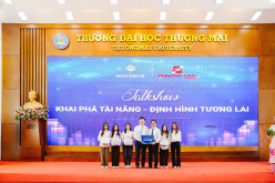 KHOA KINH TẾ BÙNG NỔ VỚI NHỮNG TIẾT MỤC VĂN NGHỆ TRONG TALK SHOW “KHAI PHÁ TÀI NĂNG – ĐỊNH HÌNH TƯƠNG LAI”