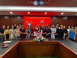 LỄ KẾT NẠP ĐẢNG VIÊN MỚI KHOA TIẾNG ANH