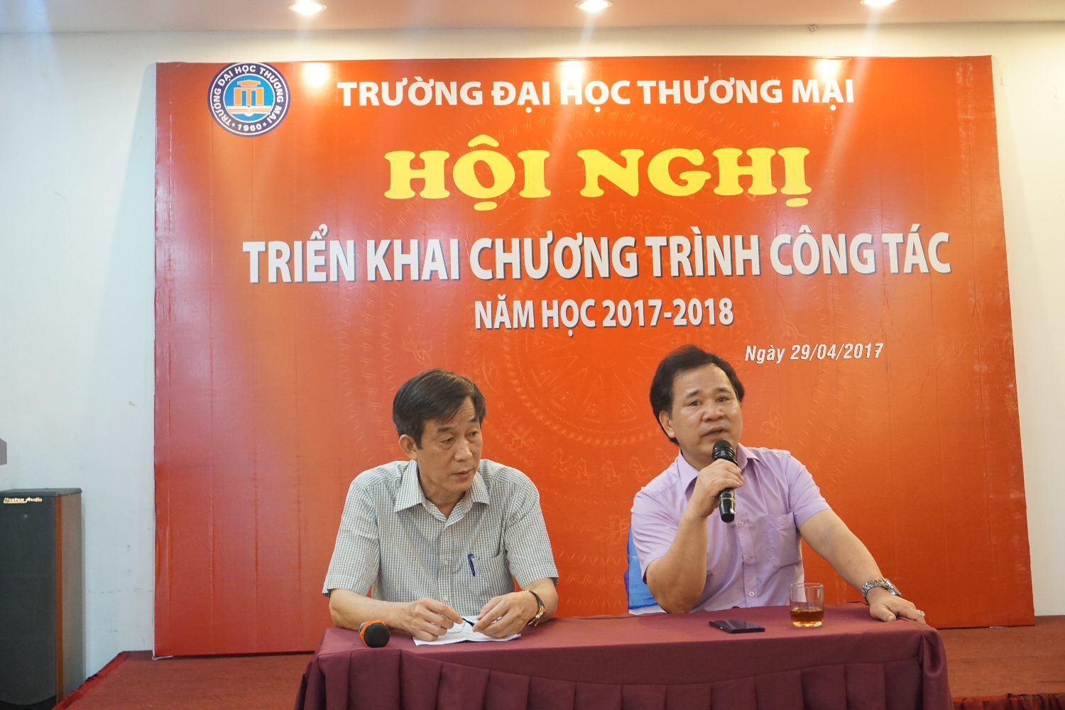 Trường Đại học Thương mại tổ chức Hội nghị triển khai công tác năm học 2017-2018