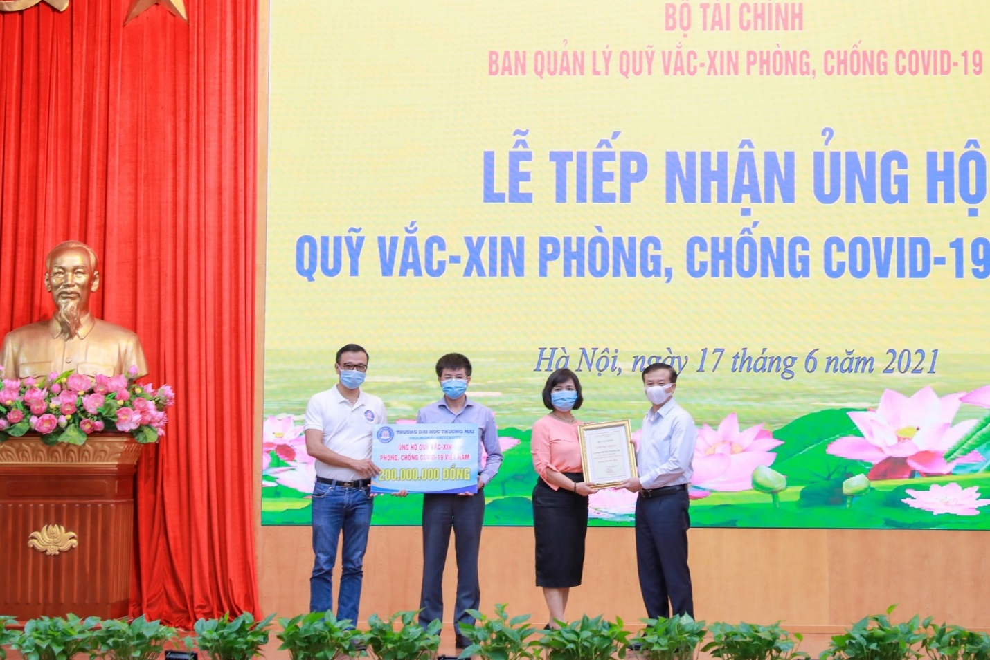 ỦNG HỘ QUỸ VACCINE PHÒNG CHỐNG COVID – 19